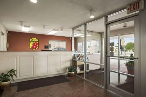 Super 8 by Wyndham Meridian hotel detail image 3