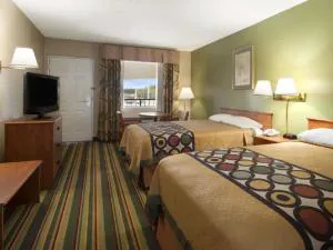 Super 8 by Wyndham Meridian hotel detail image 1