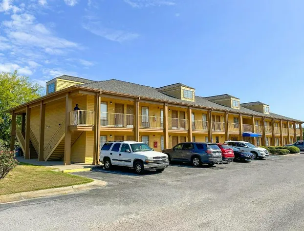 Bonita Lakes Inn by Capital O Meridian I20 hotel detail image 3