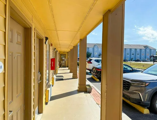 Bonita Lakes Inn by Capital O Meridian I20 hotel detail image 4