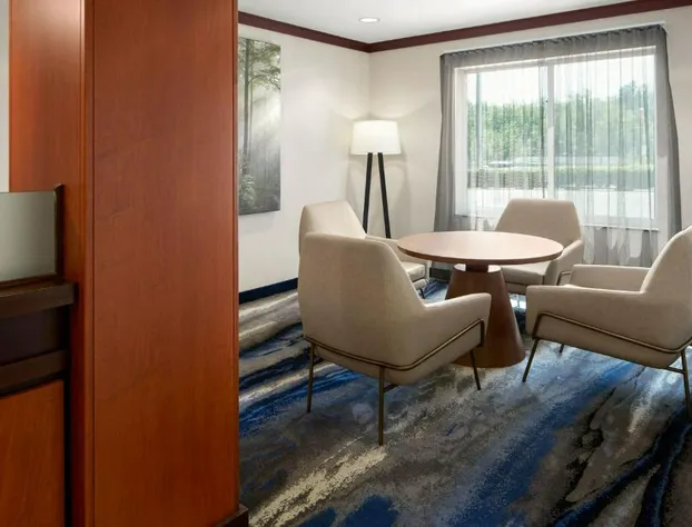 Fairfield Inn & Suites by Marriott Bedford hotel detail image 3