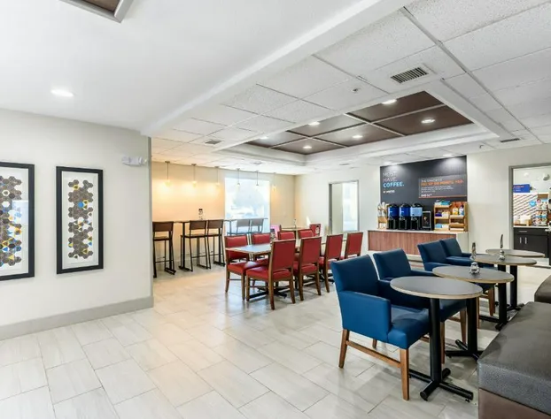 Holiday Inn Express Hotel & Suites Bastrop by IHG hotel detail image 4