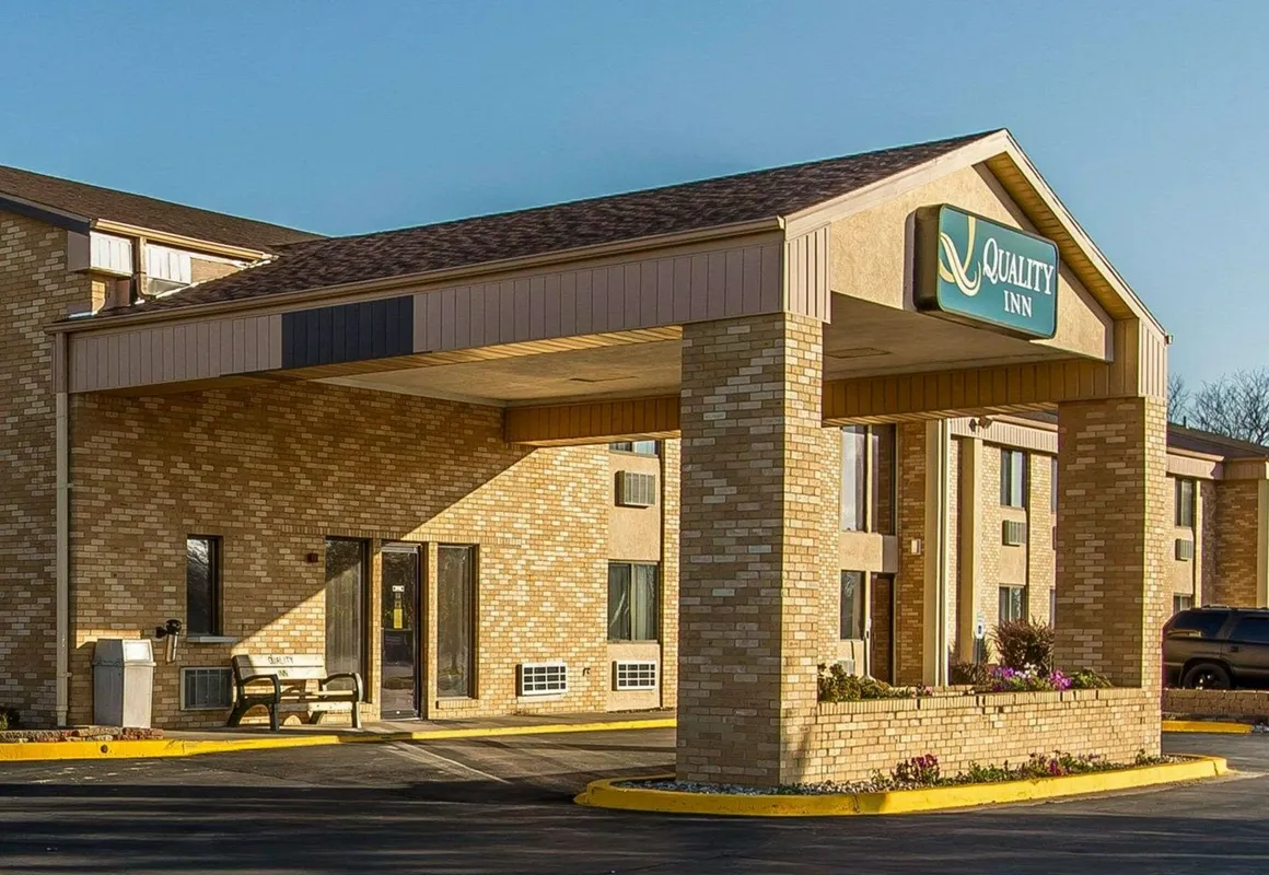 Quality Inn Burlington near Hwy 34 hotel hero