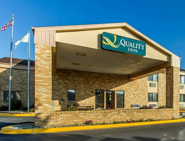 Quality Inn Burlington near Hwy 34 hotel detail image 1