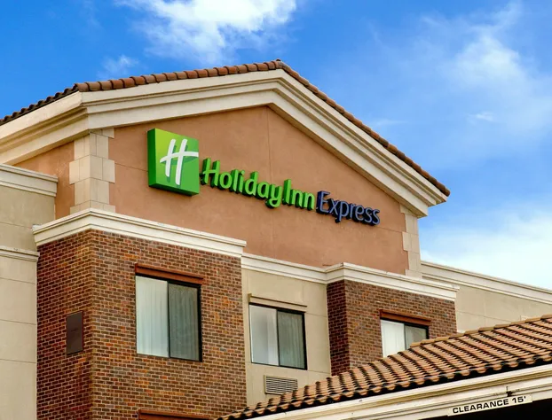Holiday Inn Express Hotel & Suites Lincoln by IHG hotel detail image 3