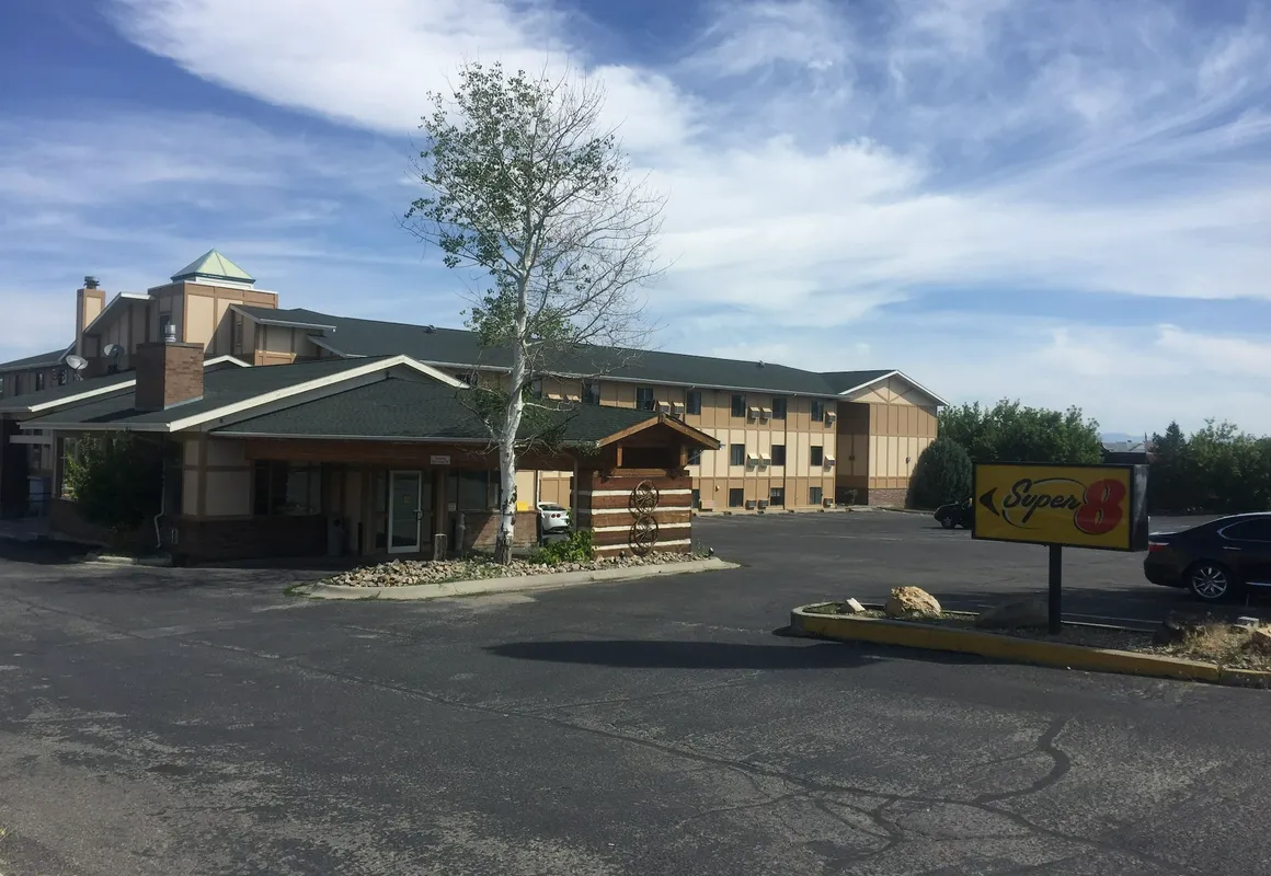 Super 8 by Wyndham Helena hotel hero