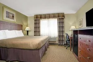 Super 8 by Wyndham Monticello hotel detail image 3