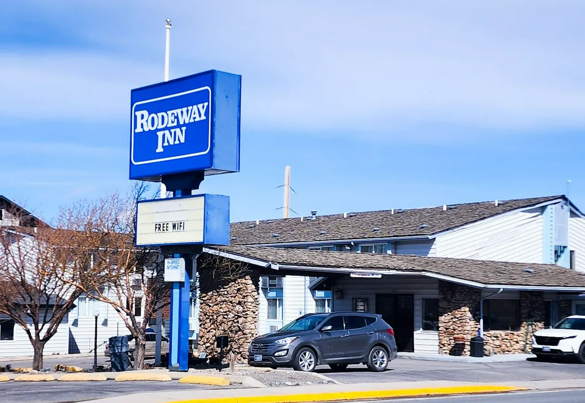 Rodeway Inn hotel hero