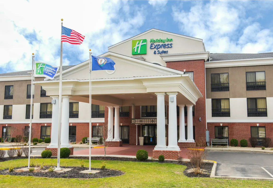 Holiday Inn Express & Suites Ashland by IHG hotel hero