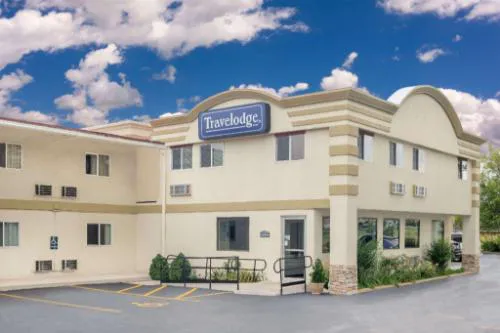 Travelodge by Wyndham Lima OH hotel hero