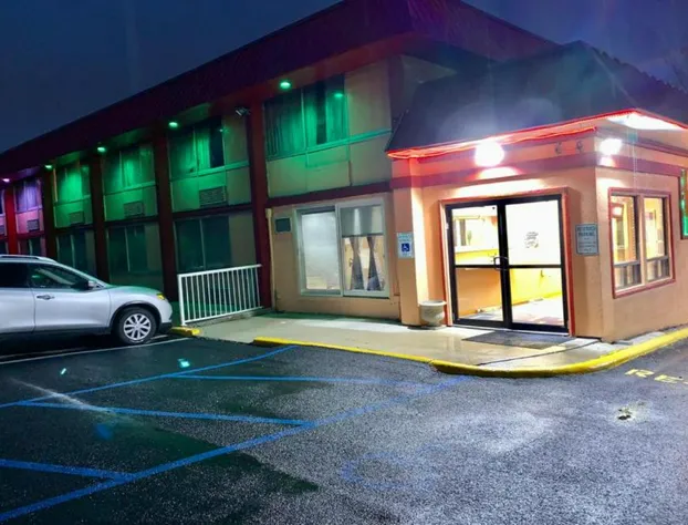 Red Carpet Inn & Suites Lima hotel detail image 2