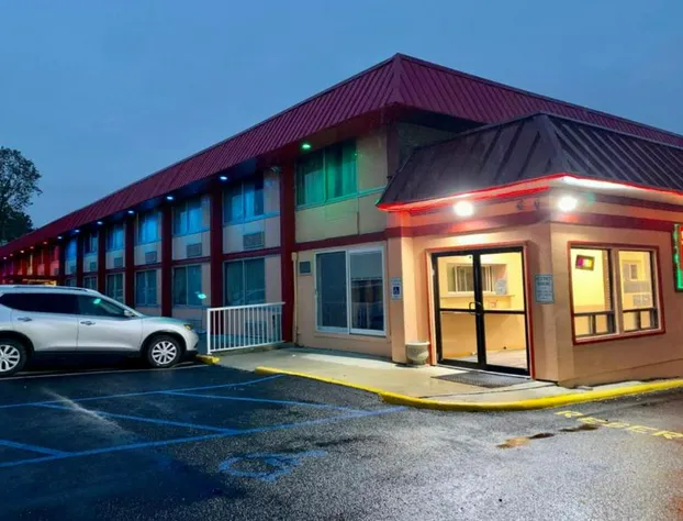 Red Carpet Inn & Suites Lima hotel detail image 3