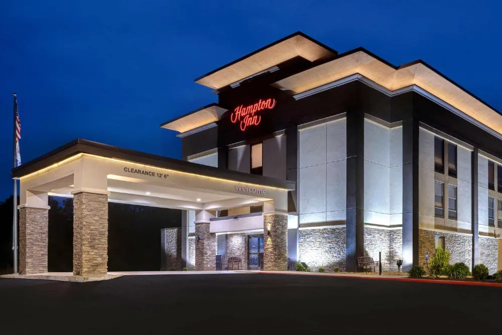Hampton Inn Natchitoches hotel hero
