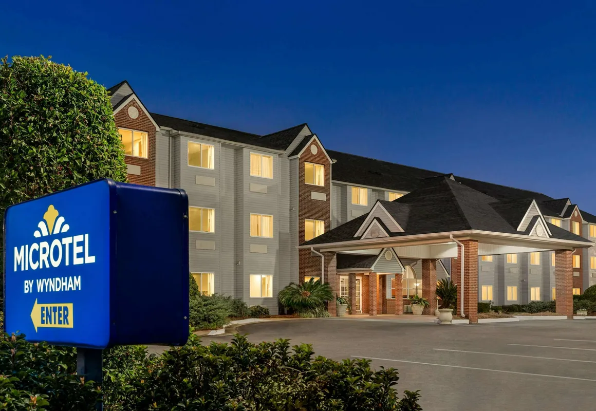 Microtel Inn & Suites by Wyndham Tifton hotel hero