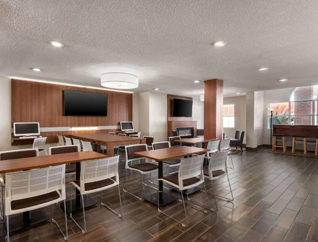 Microtel Inn & Suites by Wyndham Tifton hotel detail image 1