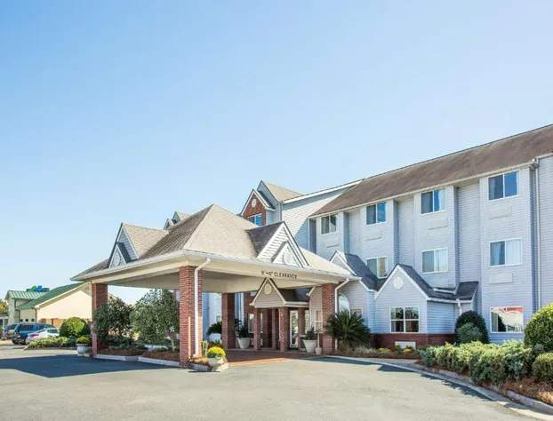 Microtel Inn & Suites by Wyndham Tifton hotel detail image 2