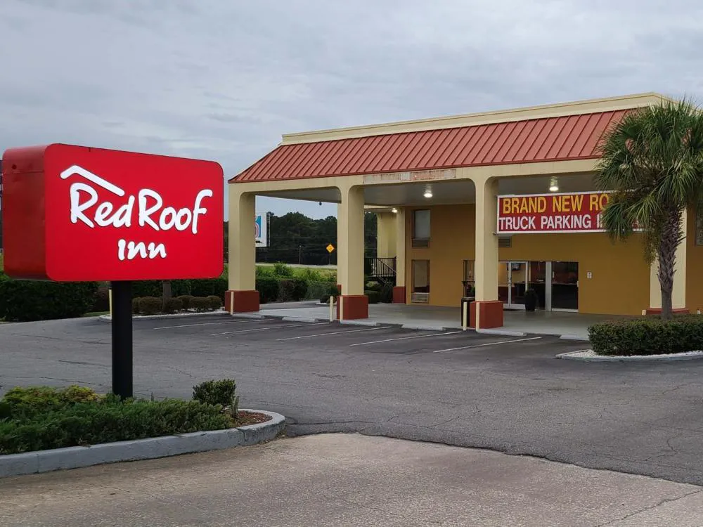 Red Roof Inn Tifton hotel hero