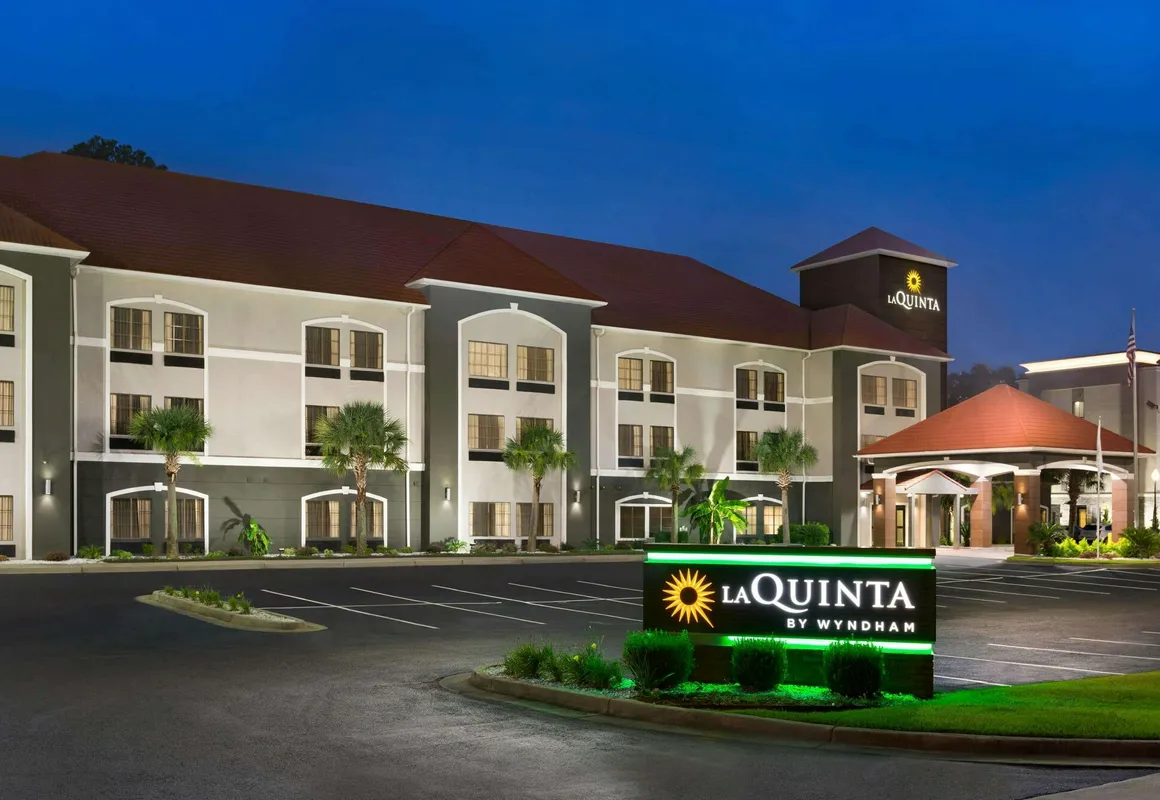 La Quinta Inn & Suites by Wyndham Dublin hotel hero