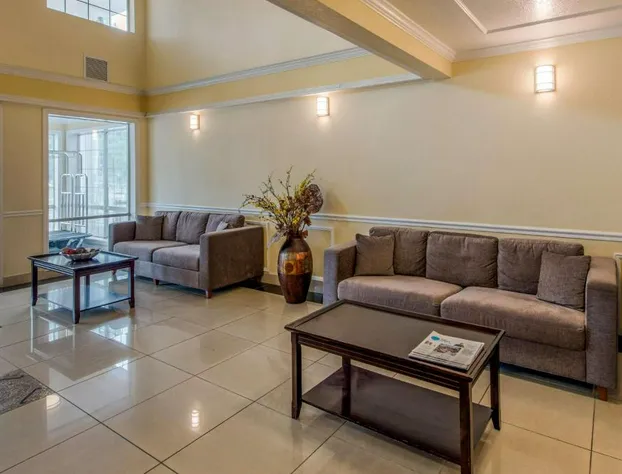 Comfort Inn Mount Shasta Area hotel detail image 1