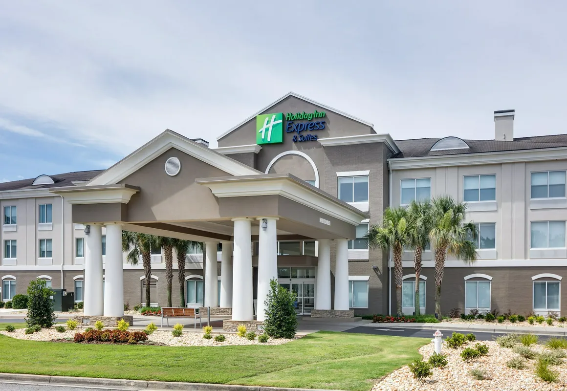 Holiday Inn Express & Suites Dublin by IHG hotel hero