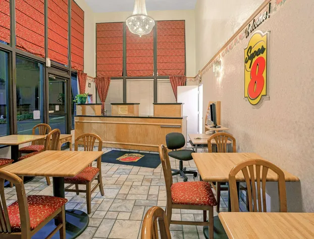 Super 8 by Wyndham Yreka hotel detail image 3