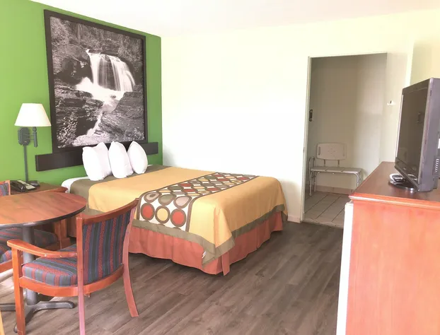 Super 8 by Wyndham Yreka hotel detail image 4