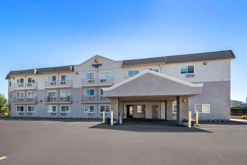Comfort Inn Yreka I-5 hotel hero
