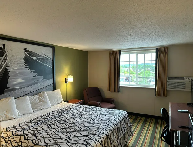 Super 8 by Wyndham Winona MN hotel detail image 4