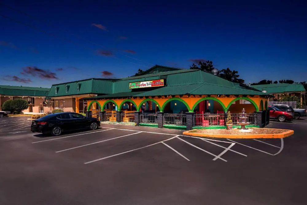 Quality Inn Tullahoma hotel hero