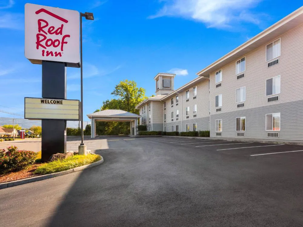 Red Roof Inn Etowah - Athens, TN hotel hero