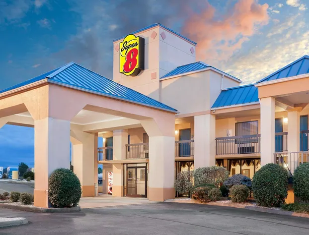 Super 8 by Wyndham Bulls Gap Greeneville Area hotel detail image 1