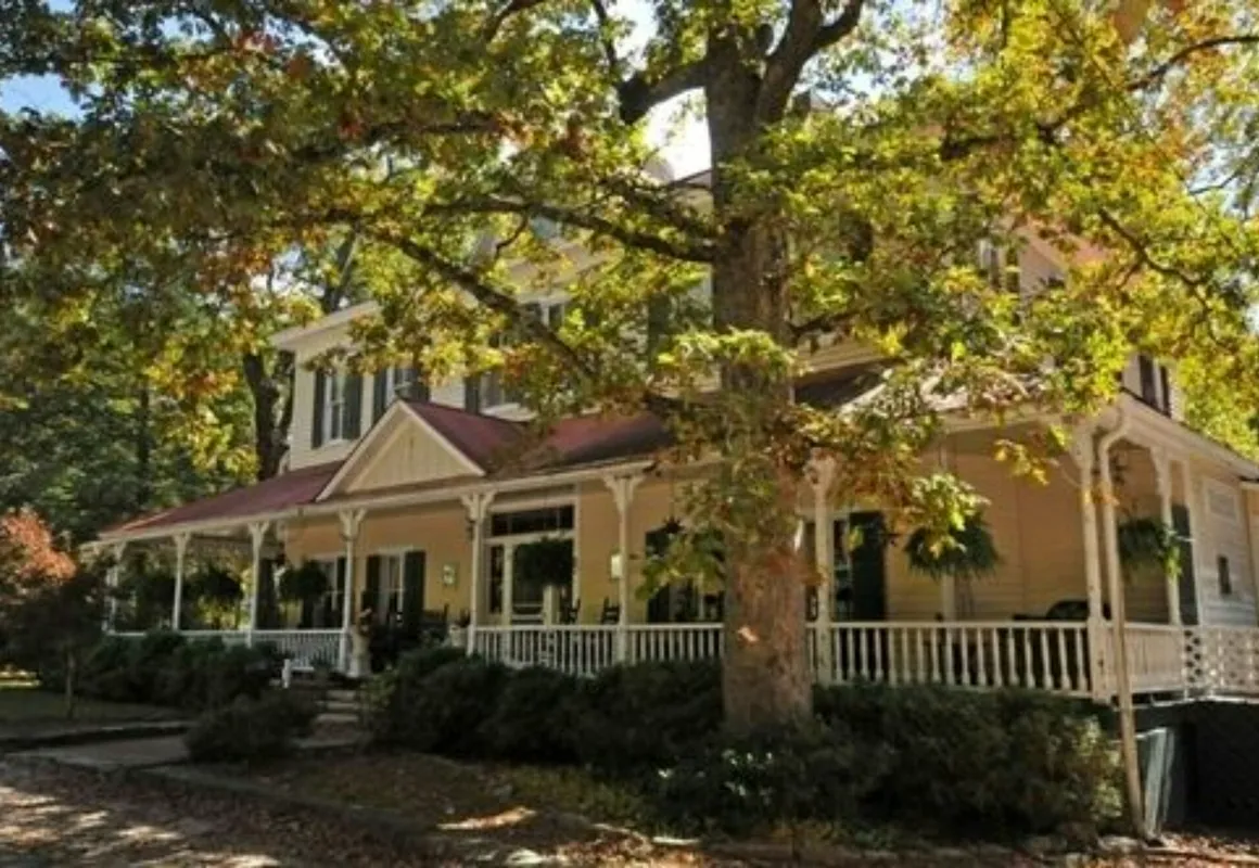 Edgeworth Inn hotel hero