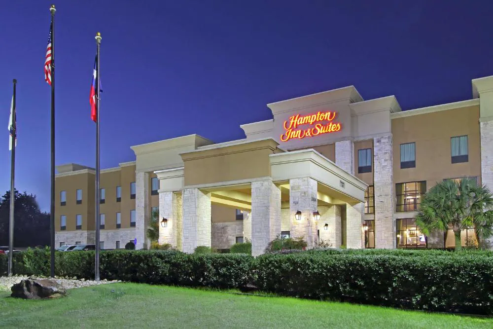 Hampton Inn & Suites Buffalo hotel hero
