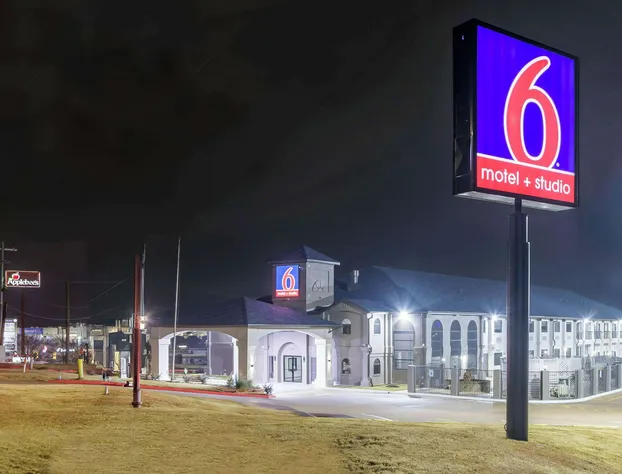 Motel 6 Brenham, TX hotel detail image 4