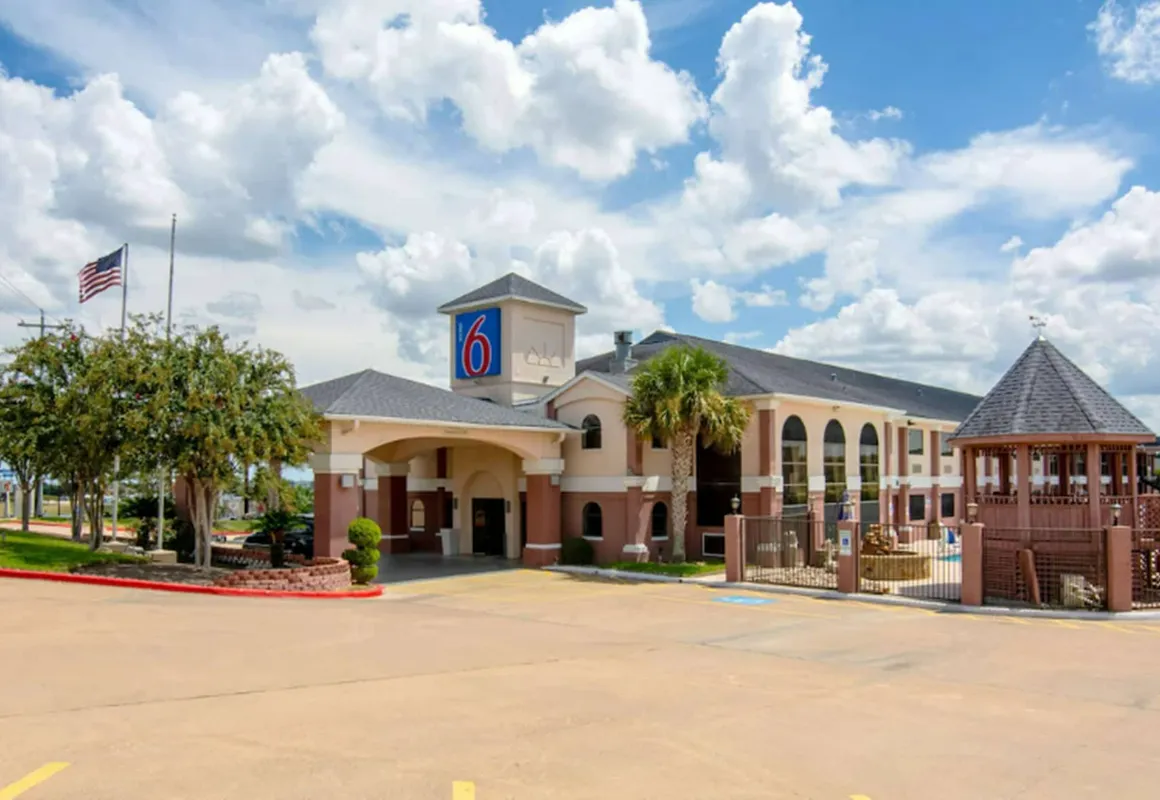Motel 6 Brenham, TX hotel hero