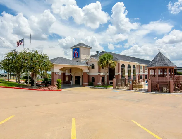 Motel 6 Brenham, TX hotel detail image 1