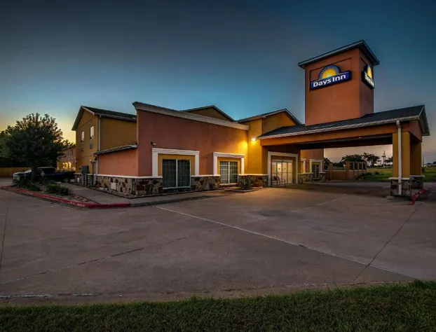 Days Inn by Wyndham Rockdale Texas hotel detail image 2