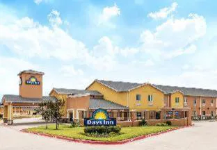 Days Inn by Wyndham Rockdale Texas hotel hero