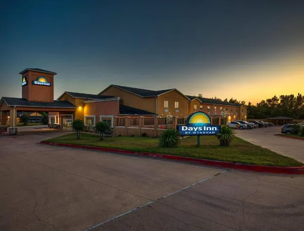 Days Inn by Wyndham Rockdale Texas hotel detail image 2