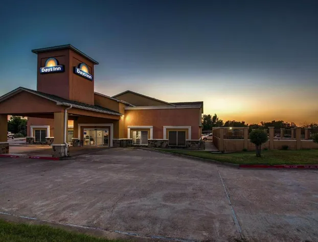 Days Inn by Wyndham Rockdale Texas hotel detail image 3