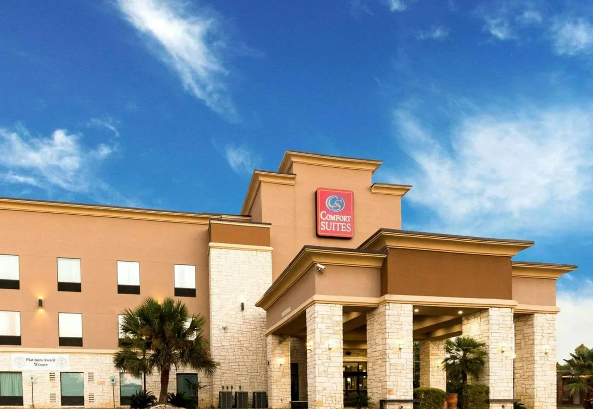 Baymont by Wyndham Jewett hotel hero