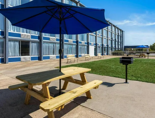 Days Inn by Wyndham Cambridge hotel detail image 4