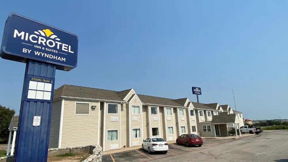 Microtel Inn & Suites by Wyndham Ardmore hotel hero
