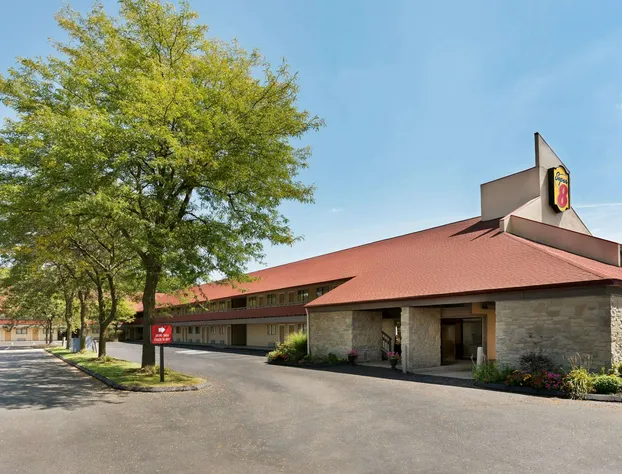 Super 8 by Wyndham Findlay hotel detail image 1