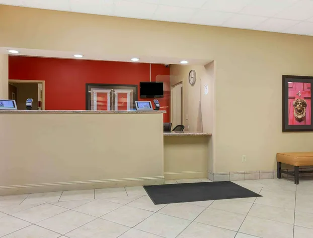 Studio 6 Extended Stay Findlay Tiffin Avenue OH hotel detail image 1