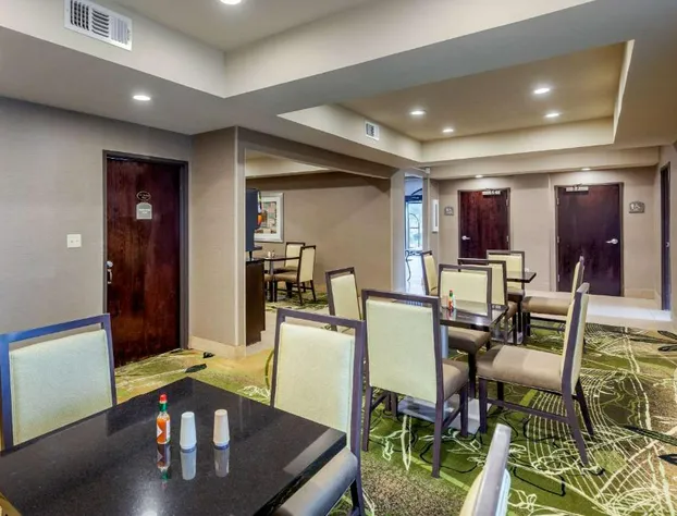 Quality Inn & Suites Durant hotel detail image 4