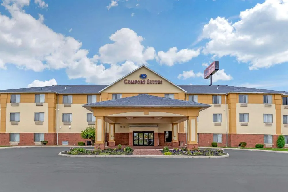 Comfort Suites Findlay I-75 hotel hero