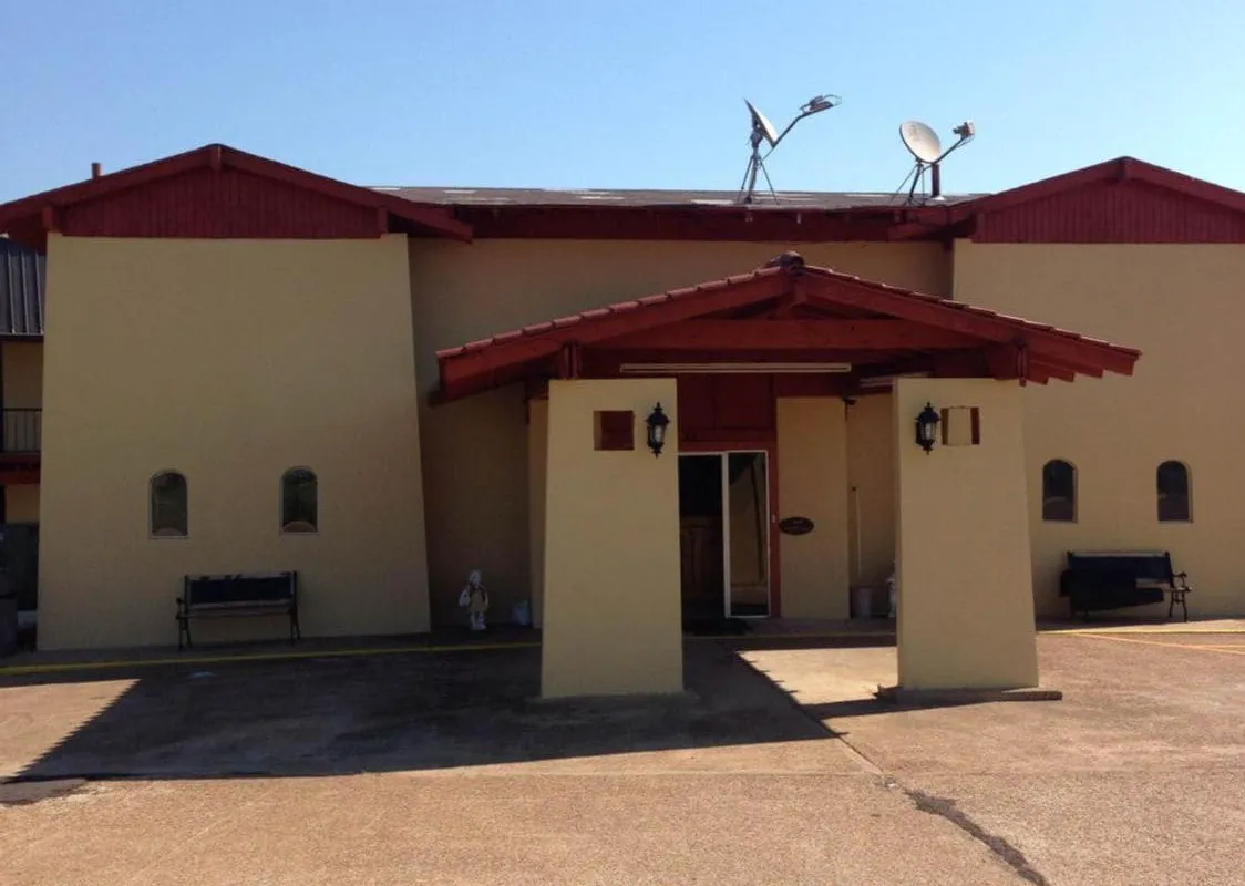 Sportsman Inn and Suites hotel hero