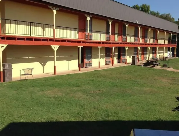 Sportsman Inn and Suites hotel detail image 1