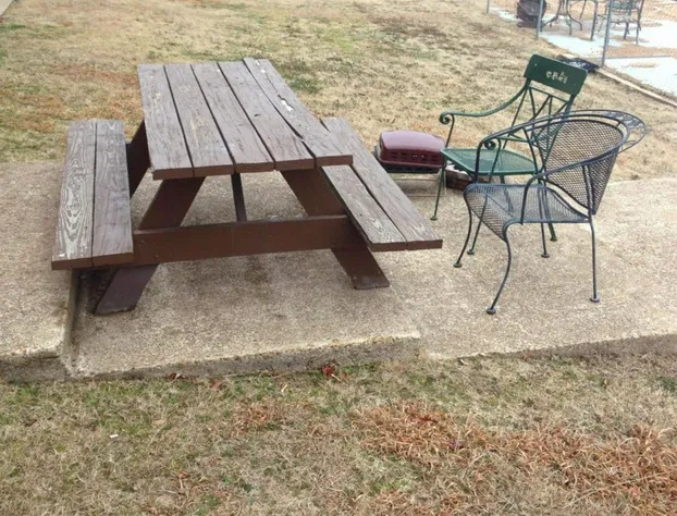 Sportsman Inn and Suites hotel detail image 4